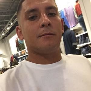 Meet your Posher, Cesar